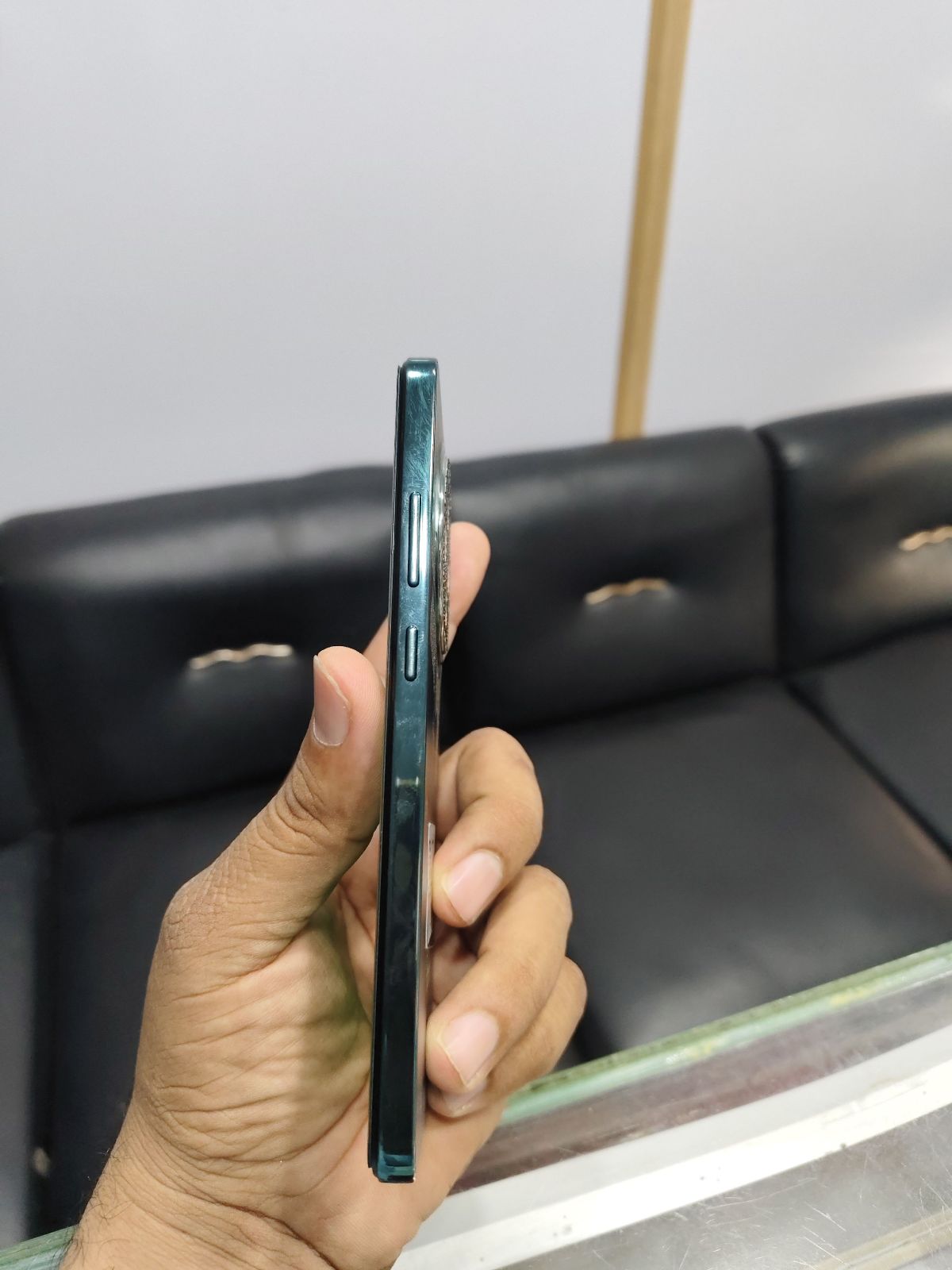 Oppo Reno 12 F 4G · 8GB / 256GB - photo 3