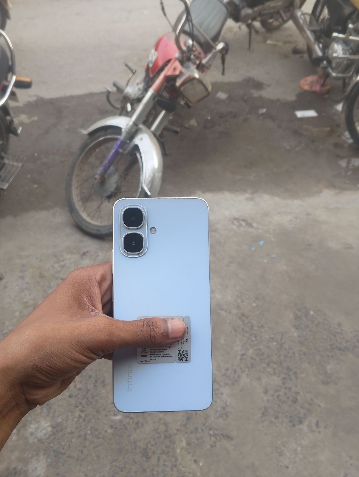 Infinix Smart 10 · 4GB / 64GB - photo 1
