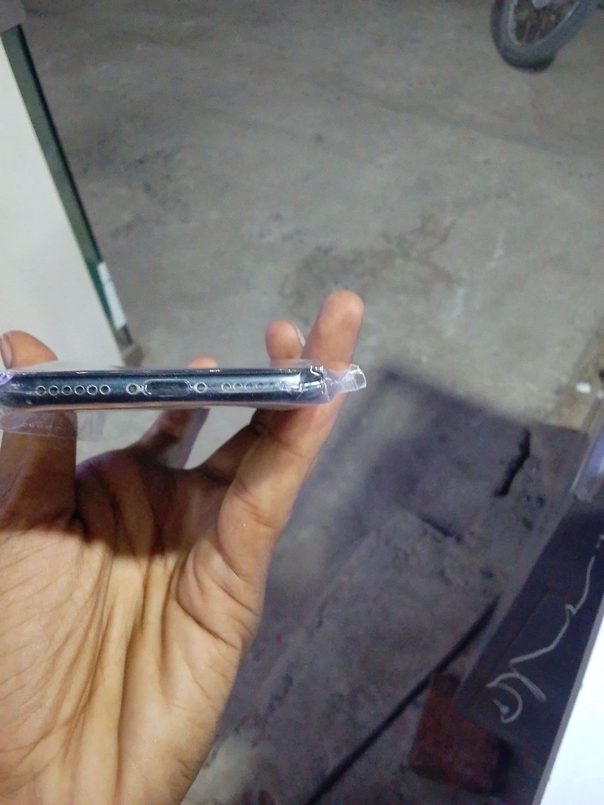 iPhone 7 · 128GB - photo 3
