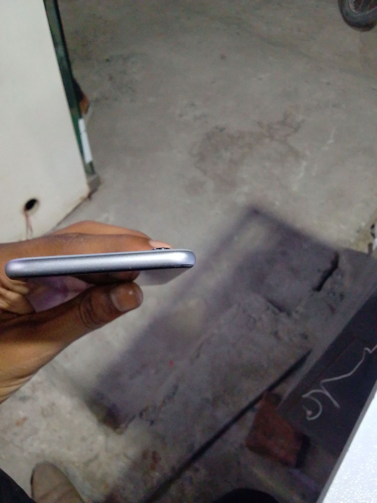 iPhone 6s · 64GB - photo 4
