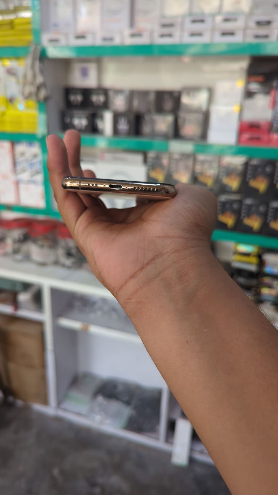 iPhone 11 Pro · 64GB - photo 4