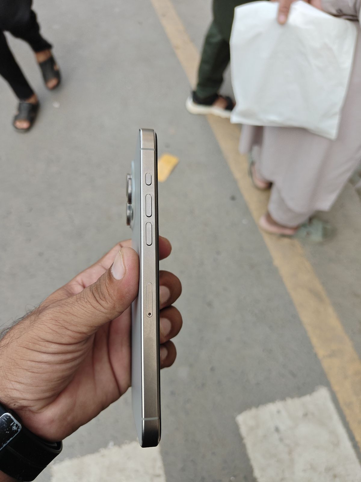 iPhone 15 Pro Max · 256GB - photo 4