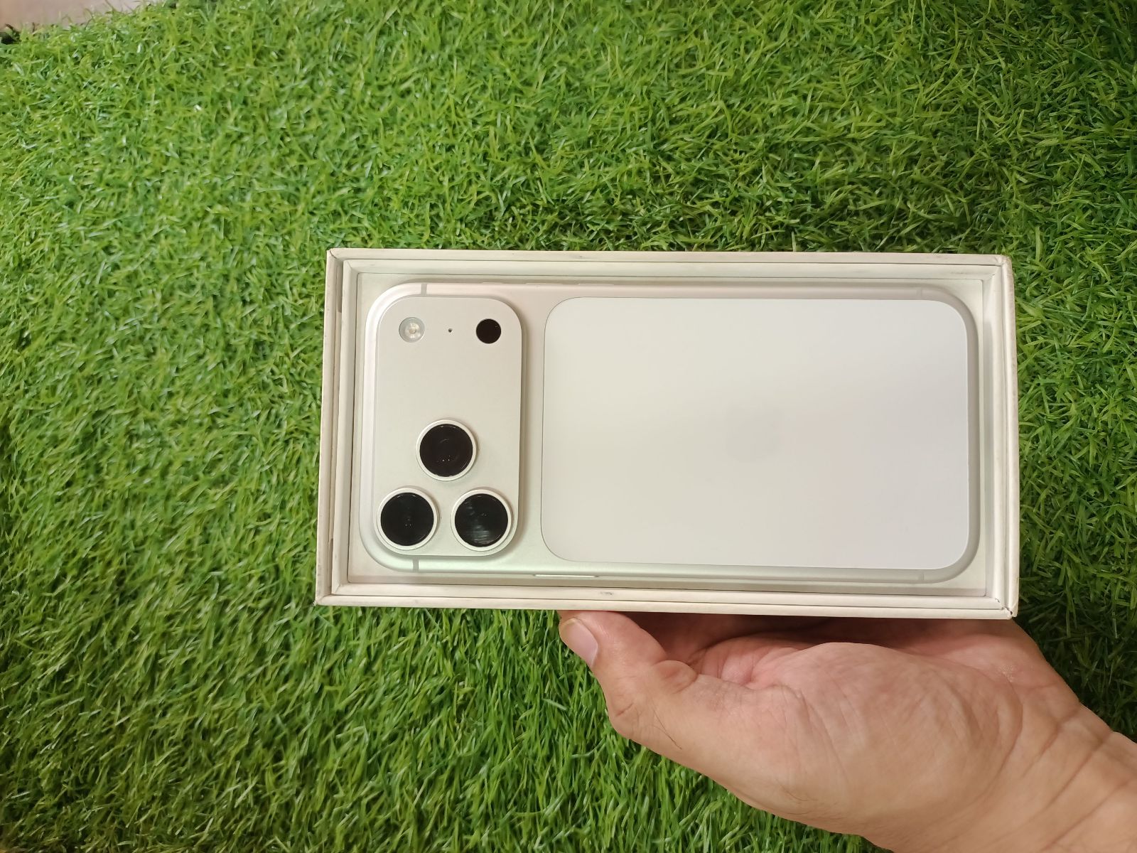 iPhone 17 Pro Max · 256GB - photo 1