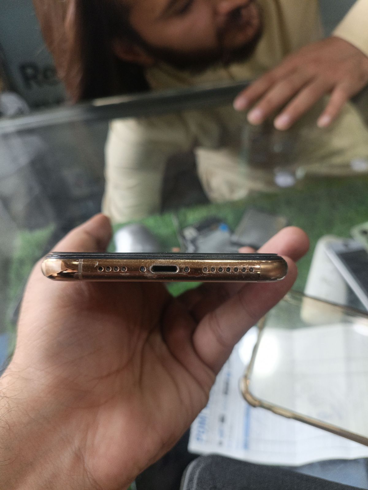 iPhone XS Max · 64GB - photo 5