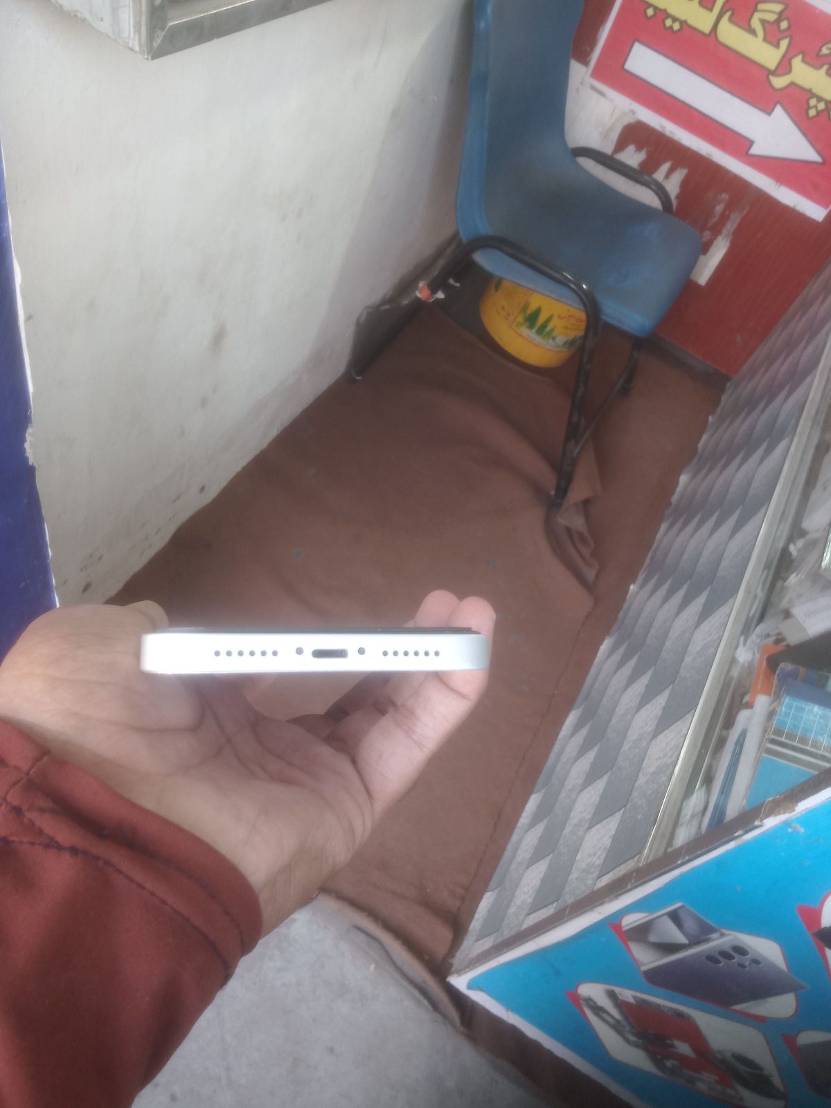 iPhone 11 · 64GB - photo 3