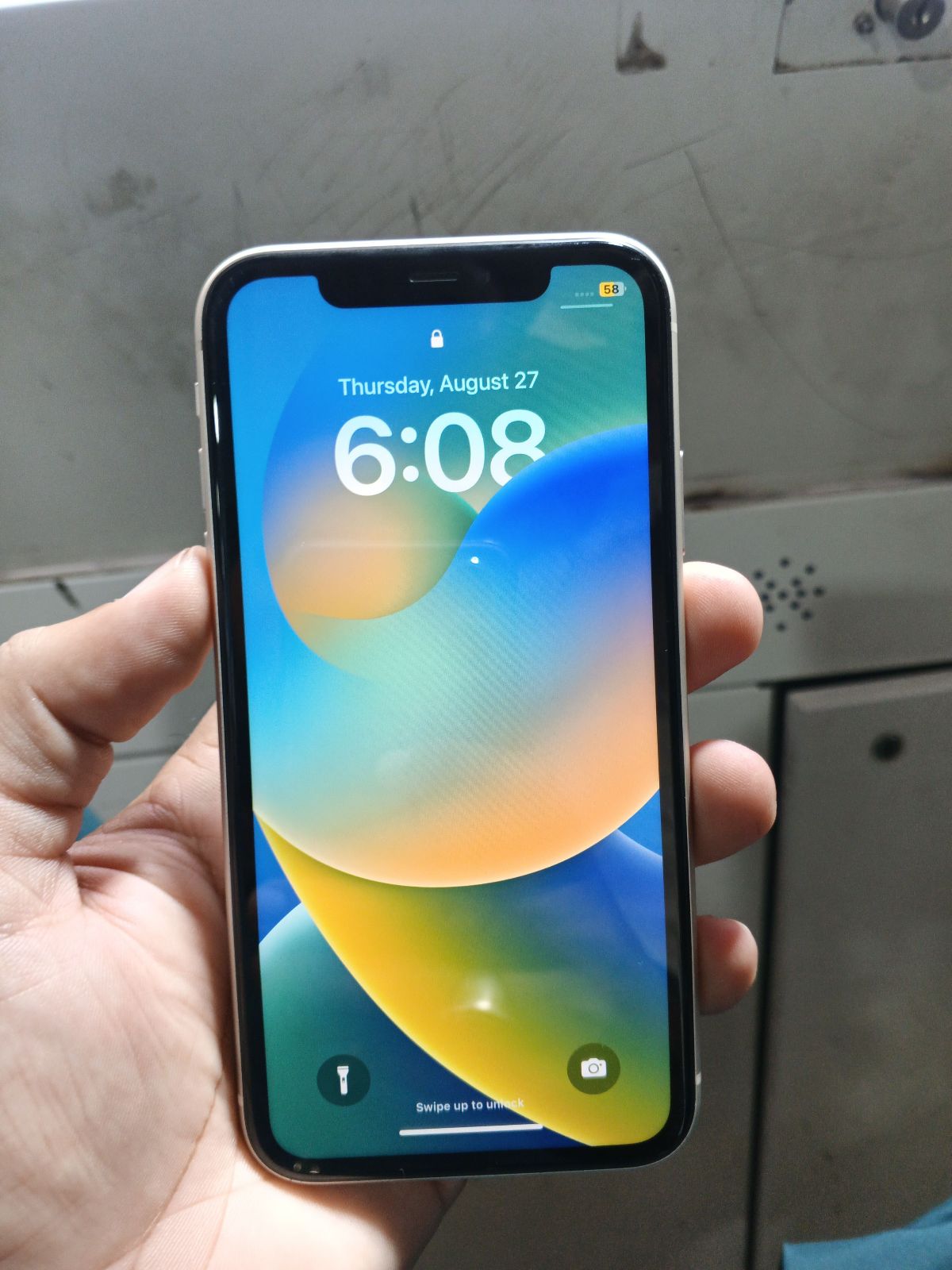 iPhone 11 · 64GB - photo 2