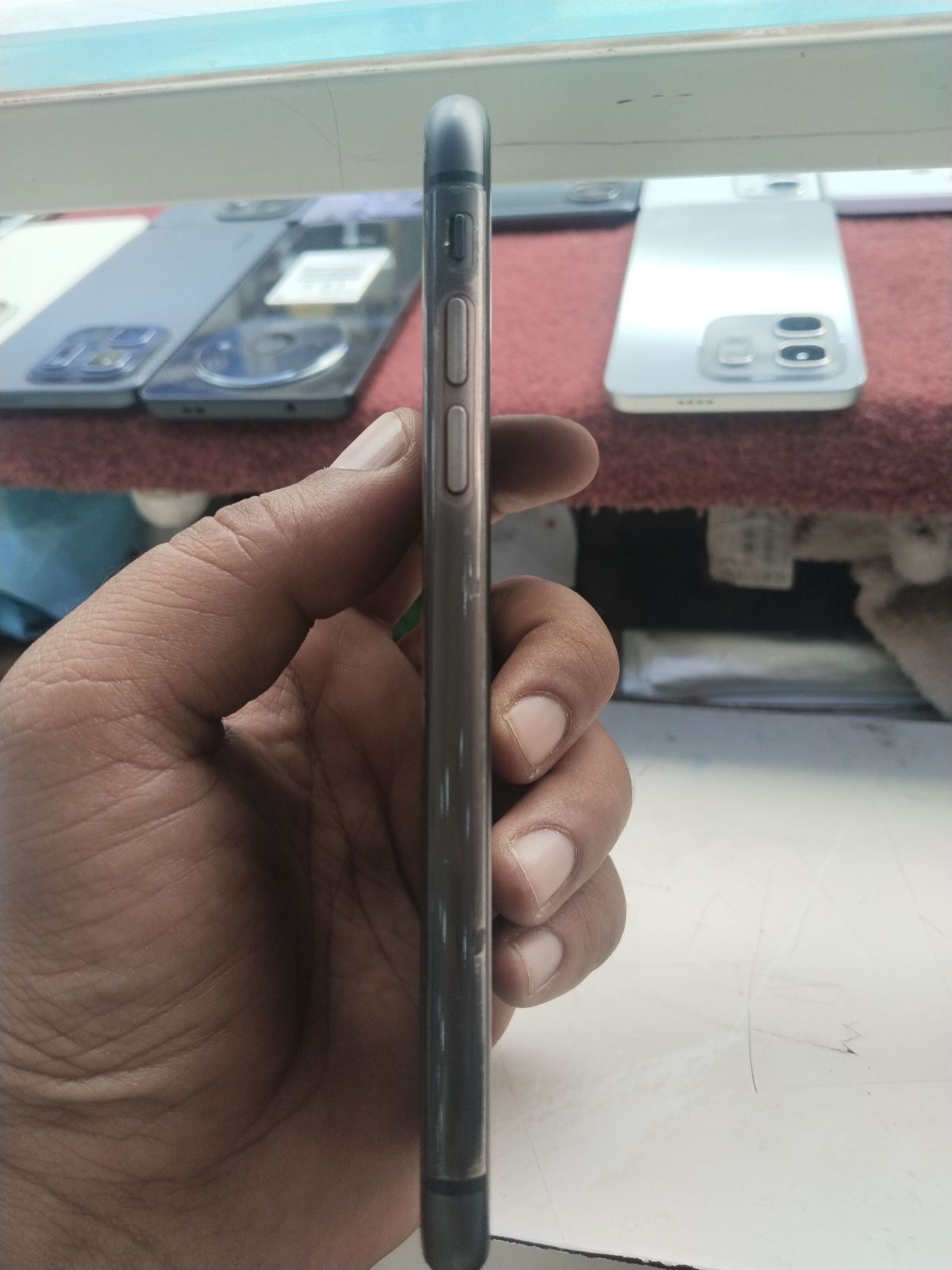 iPhone 11 · 64GB - photo 5