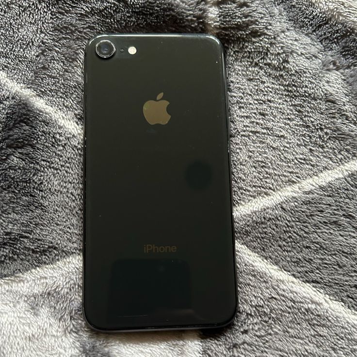 iPhone 8 · 64GB - photo 3
