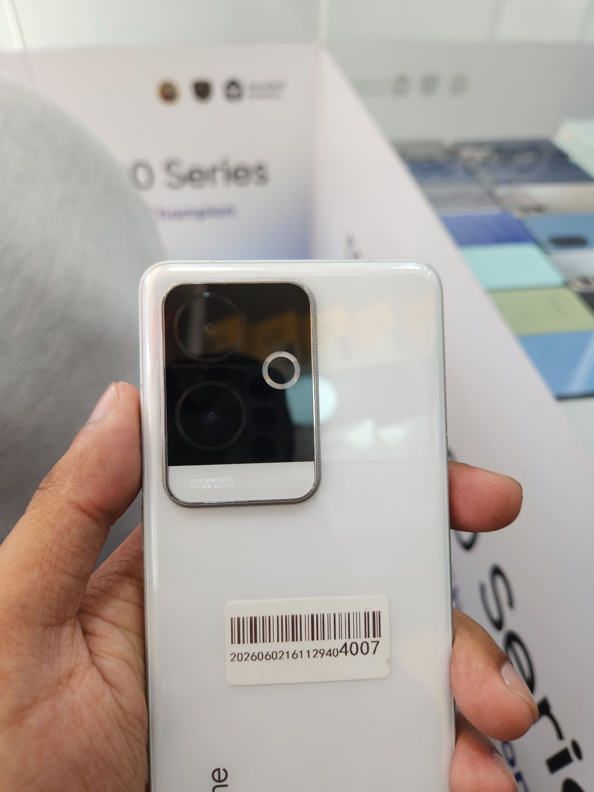 Realme GT 6 · 12GB / 256GB - photo 5