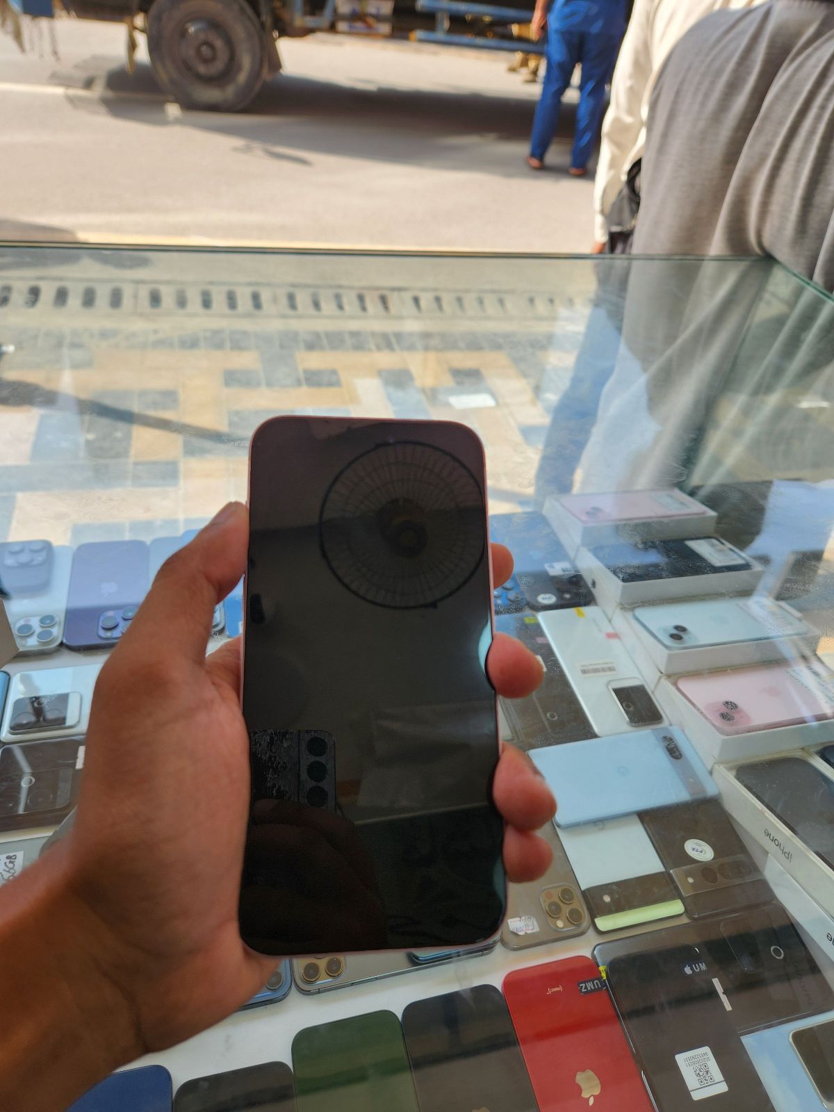 iPhone 15 Plus · 128GB - photo 3