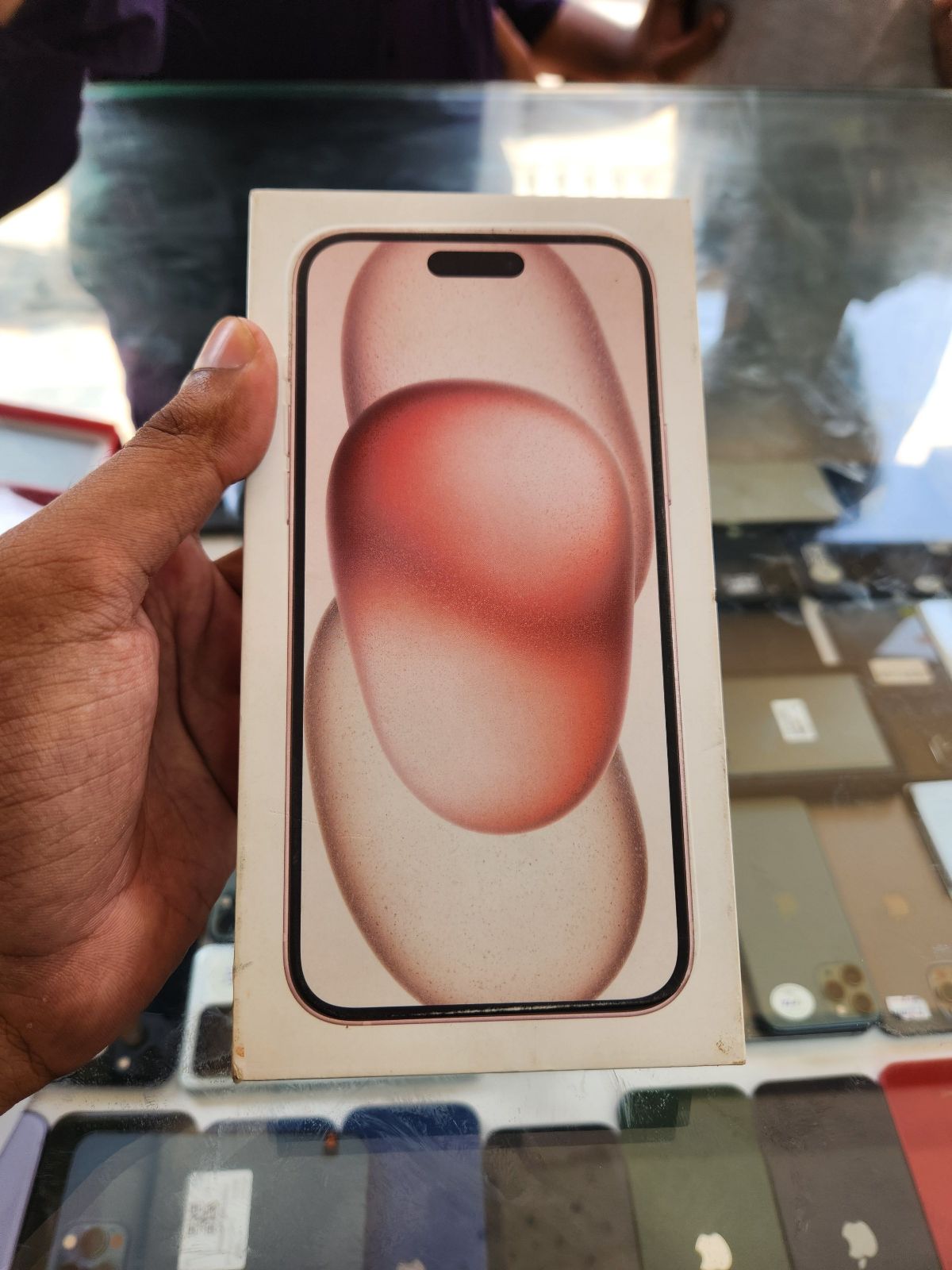 iPhone 15 Plus · 128GB - photo 4