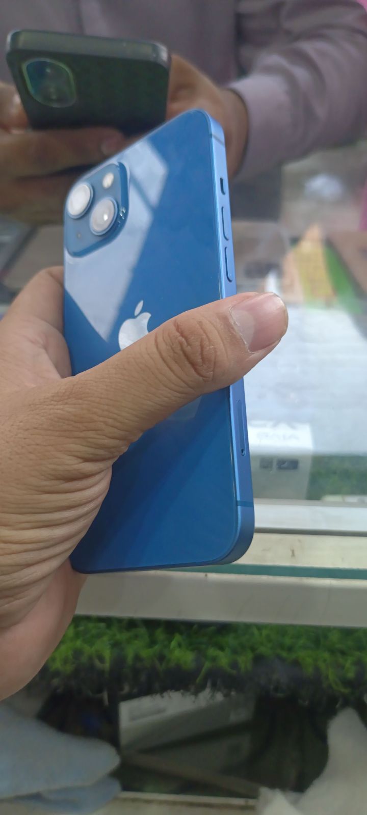 iPhone 13 · 128GB - photo 2