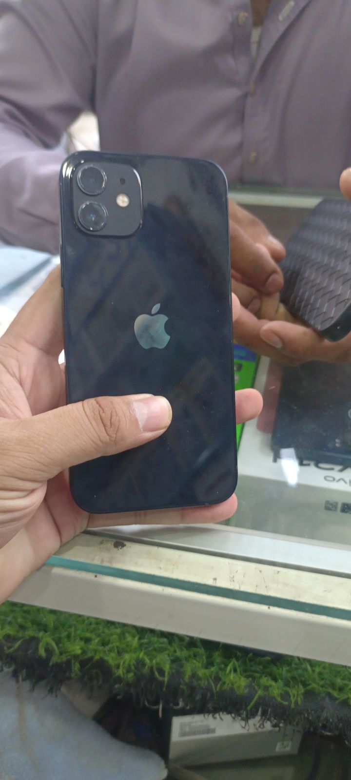 iPhone 12 · 64GB - photo 1