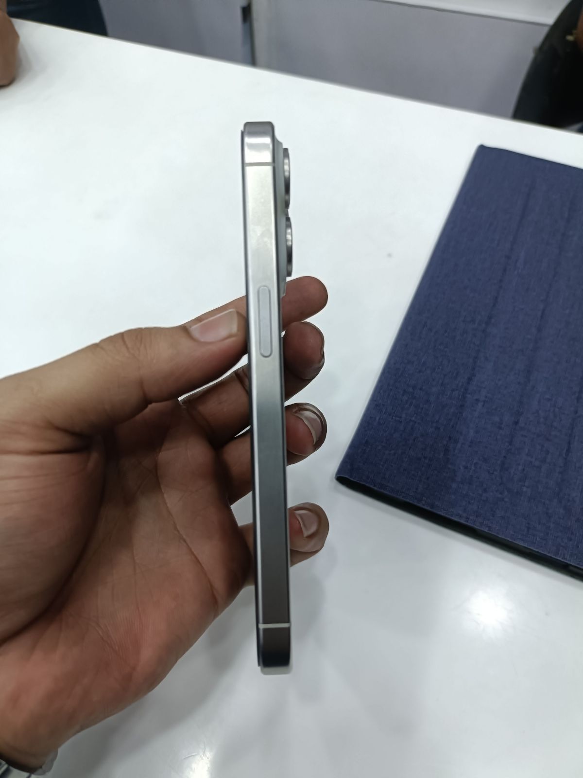 iPhone 15 Pro · 128GB - photo 4