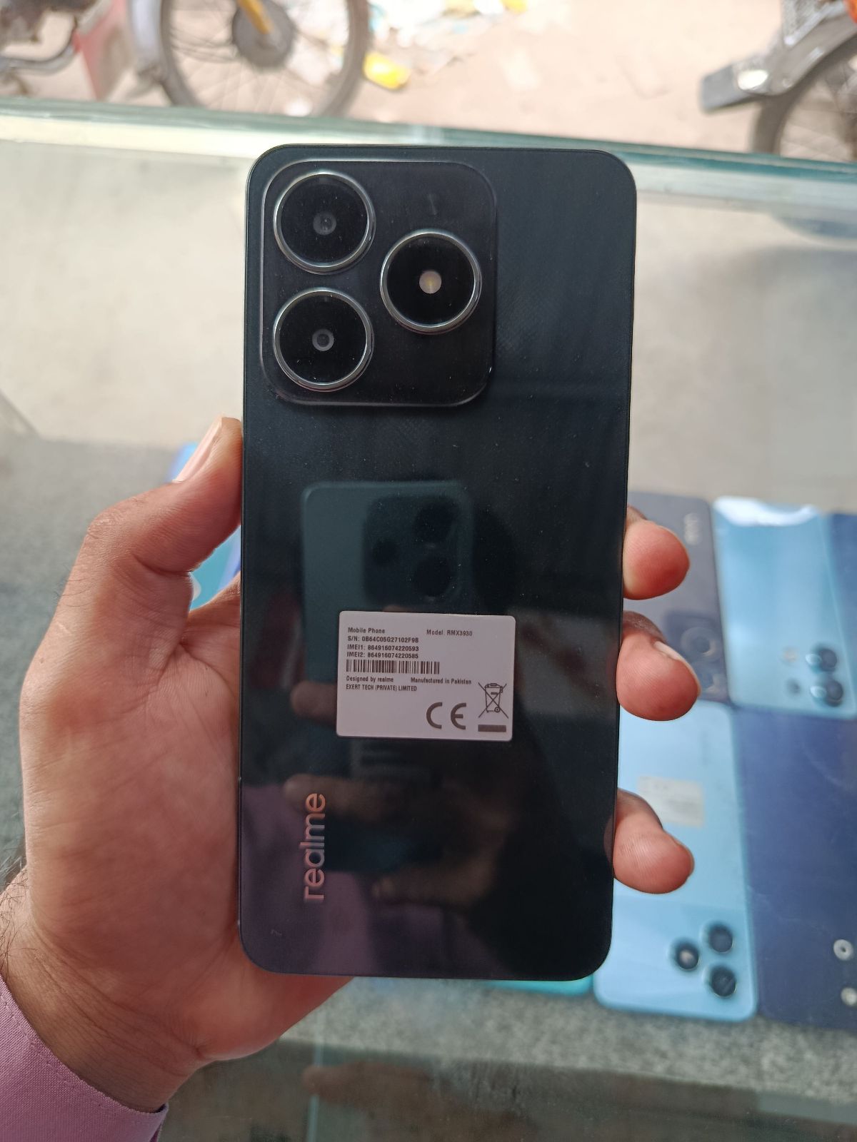 Realme C61 · 6GB / 128GB - photo 1