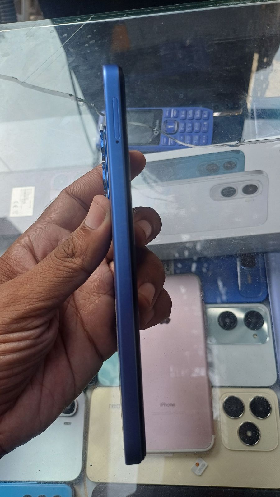 Infinix Hot 60i · 6GB / 128GB - photo 3