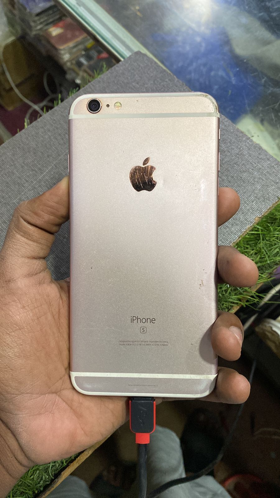 iPhone 6s · 64GB - photo 1