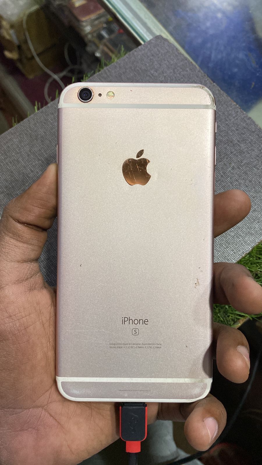 iPhone 6s · 64GB - photo 2