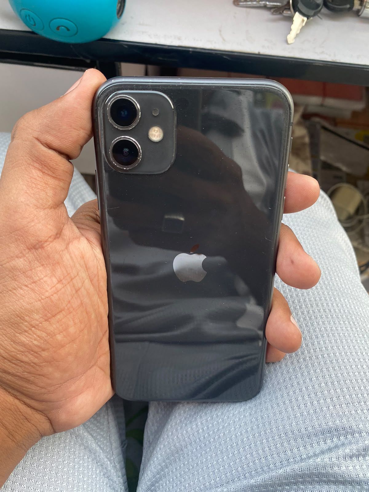 iPhone 11 · 64GB - photo 4