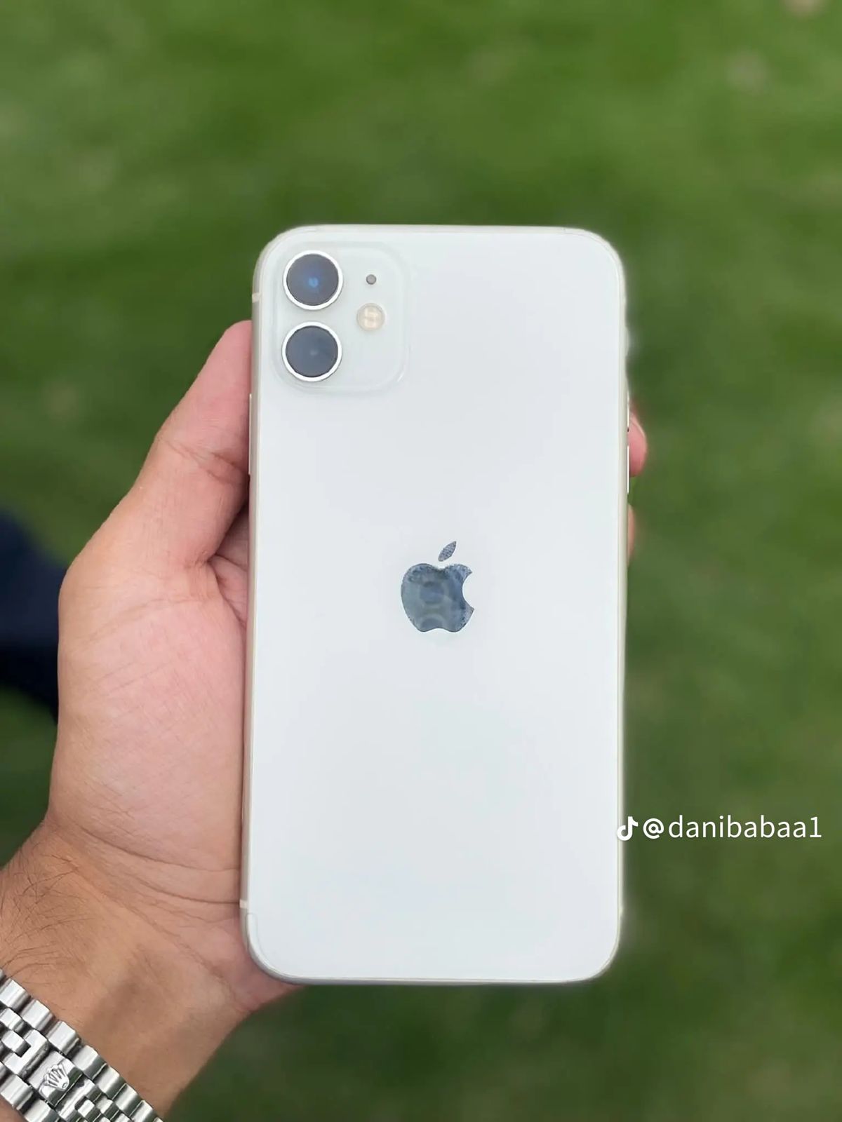 iPhone 11 · 64GB - photo 1