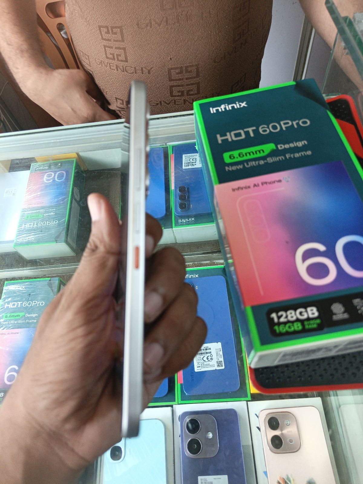 Infinix Hot 60 Pro · 8GB / 128GB - photo 4