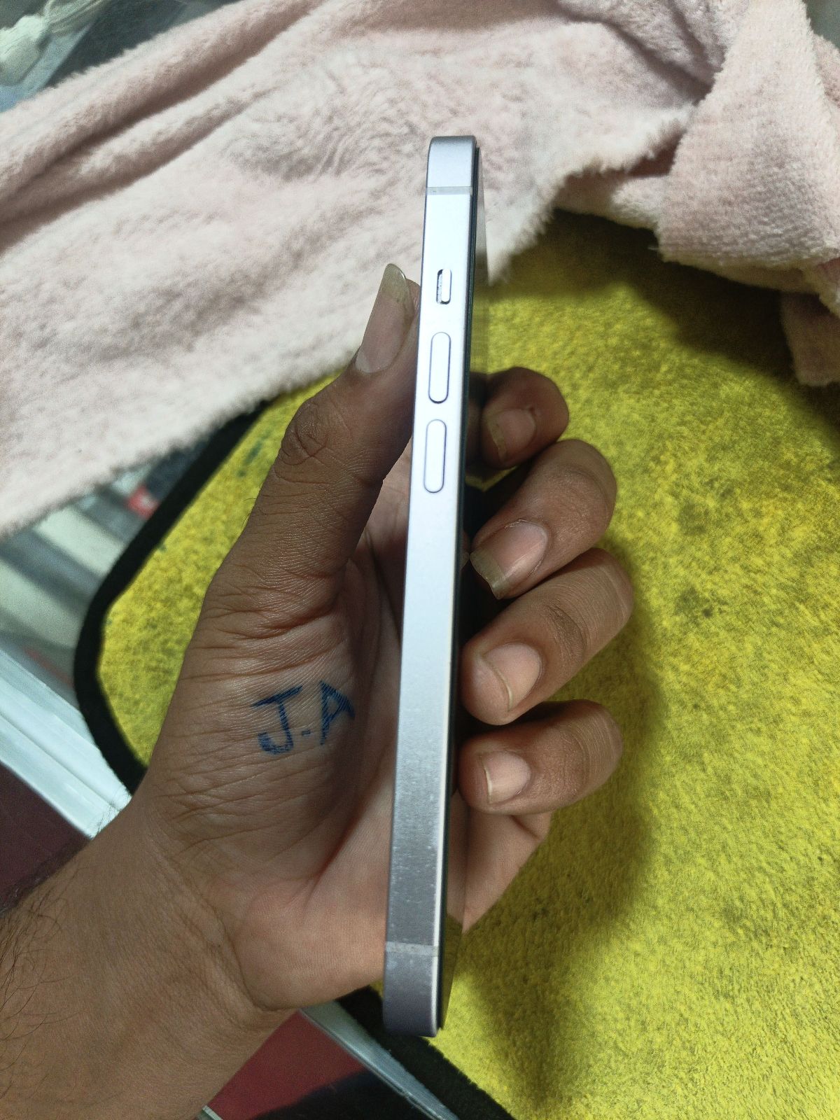 iPhone 14 · 128GB - photo 3