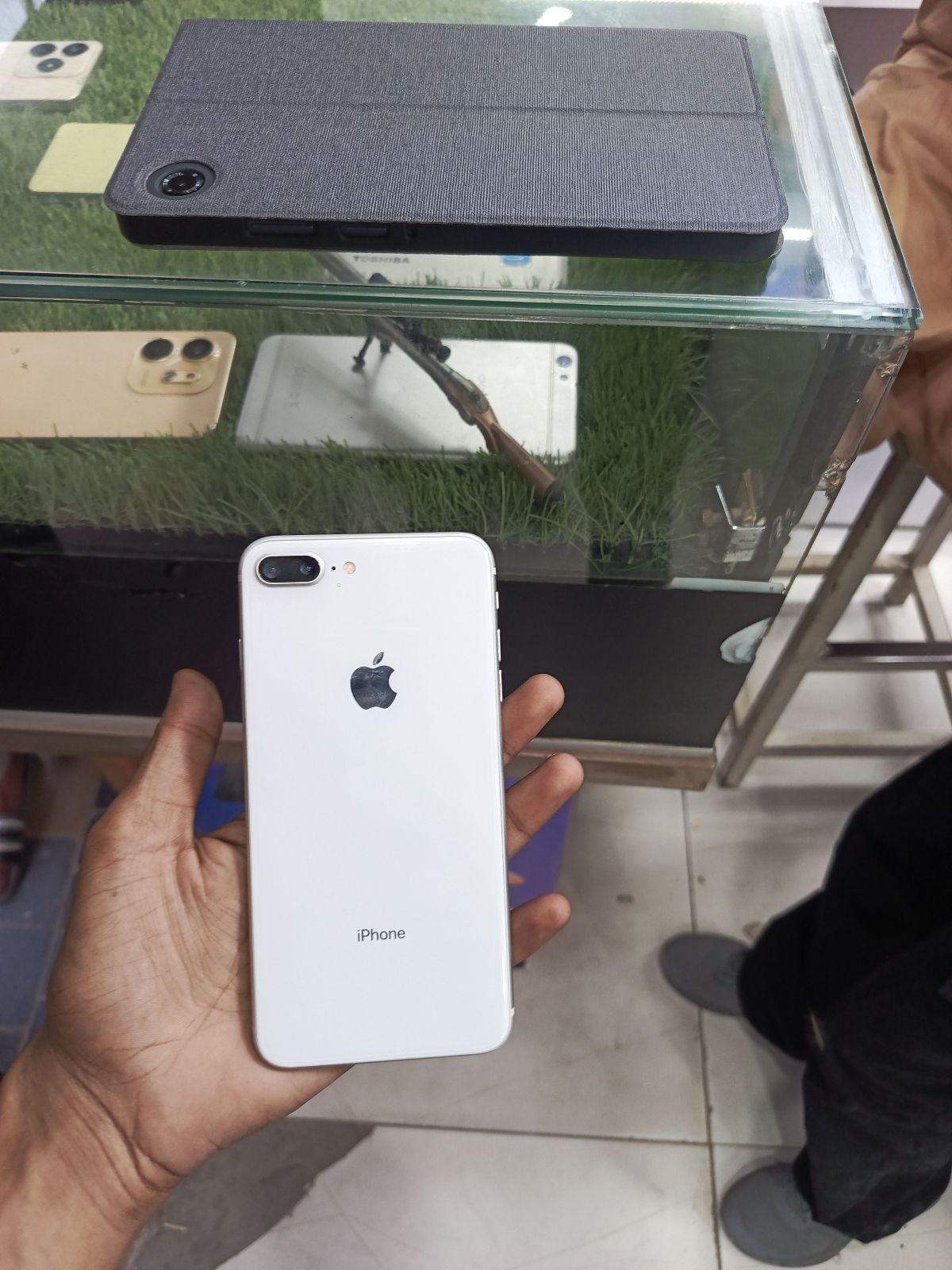 iPhone 8 Plus · 64GB - photo 1
