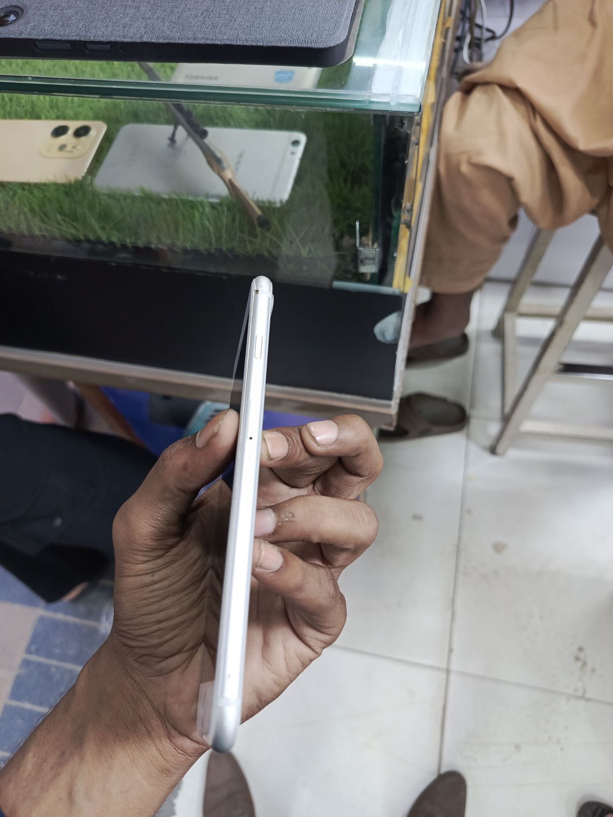 iPhone 8 Plus · 64GB - photo 5