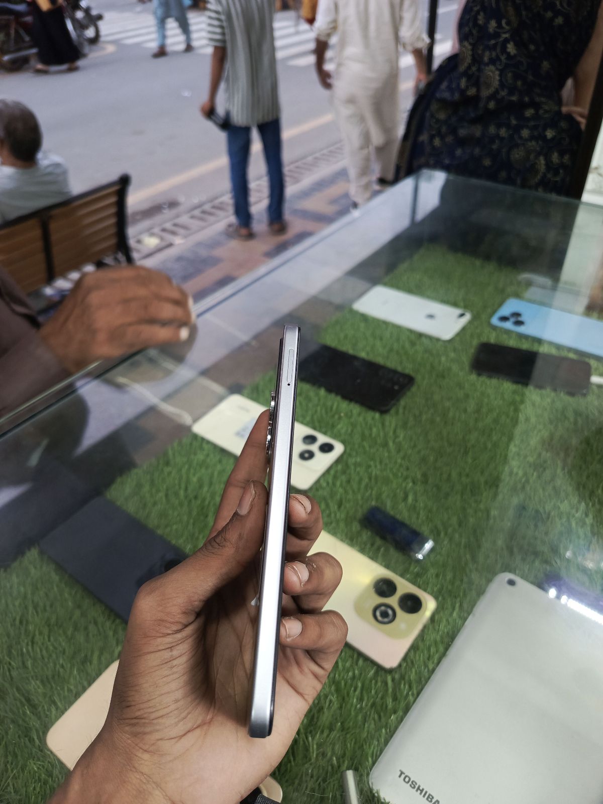 Tecno Spark 40 · 6GB / 128GB - photo 3