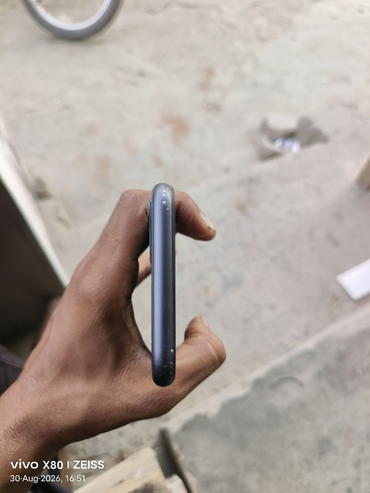 iPhone 11 · 64GB - photo 5
