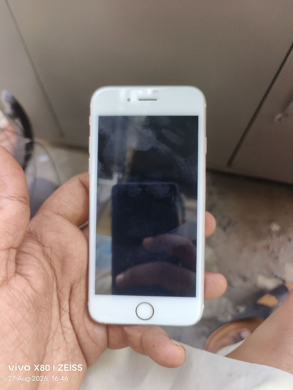 iPhone 6s · 64GB - photo 2