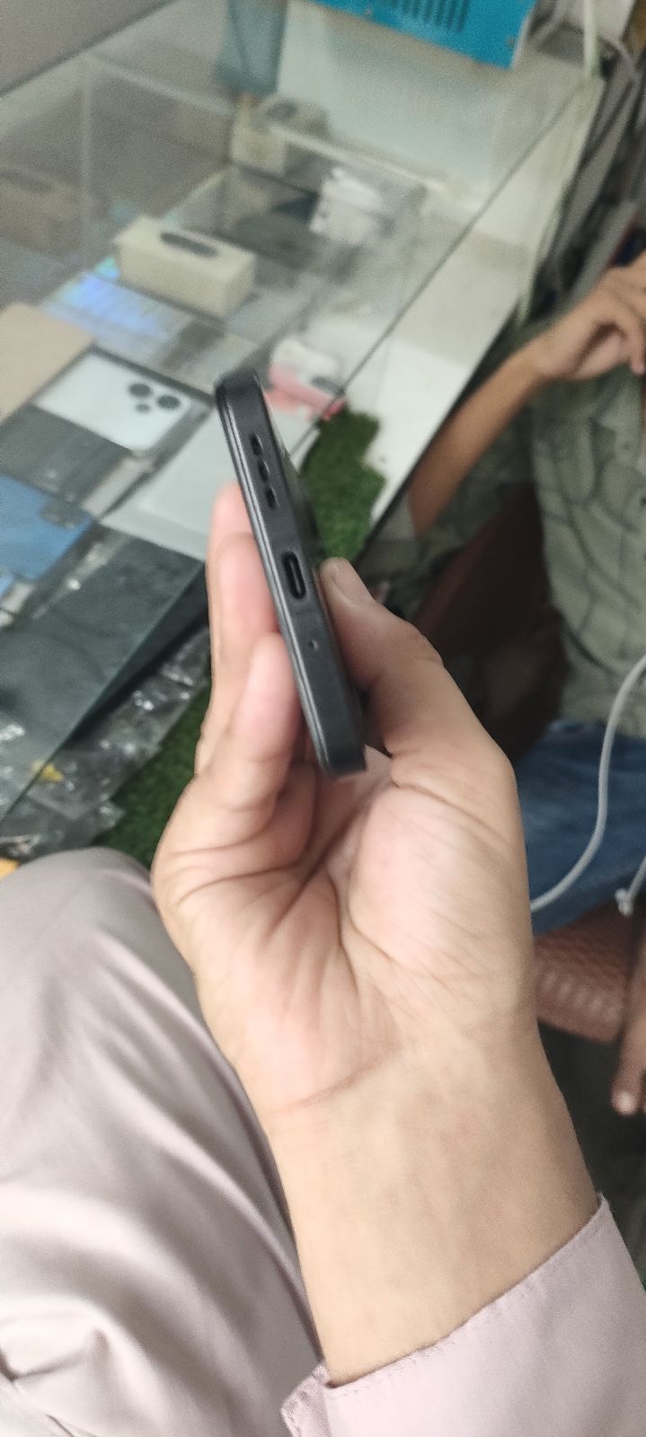 Poco C65 · 8GB / 256GB - photo 3