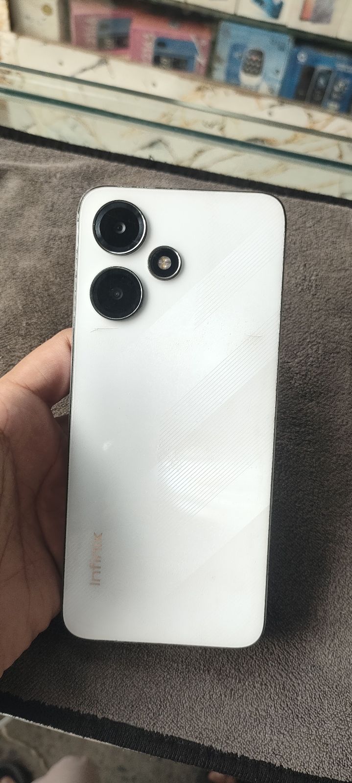 Infinix Hot 30 Play · 4GB / 64GB - photo 1