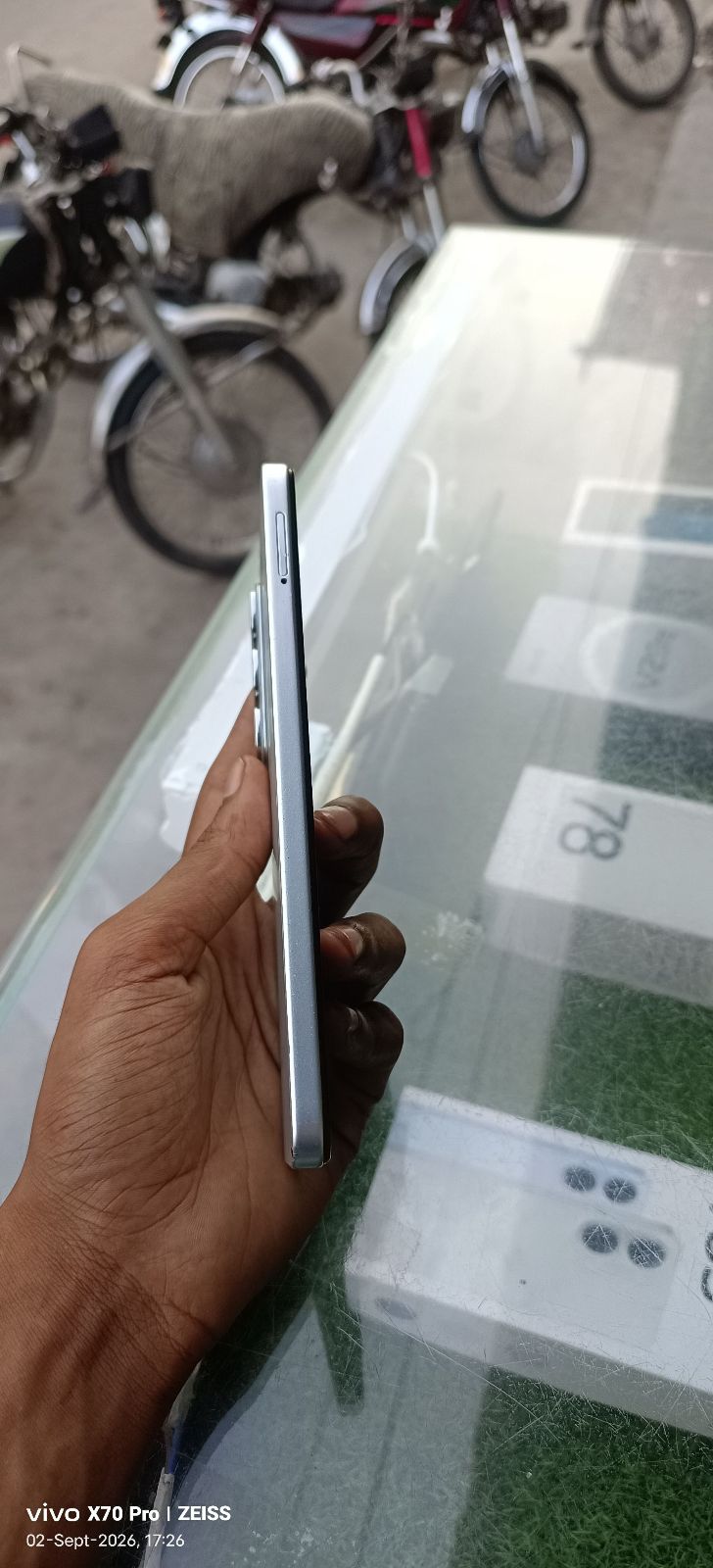 Infinix Hot 60i · 6GB / 128GB - photo 3