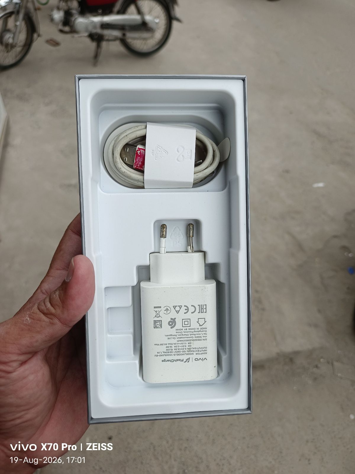 Vivo V29e · 8GB / 256GB - photo 3