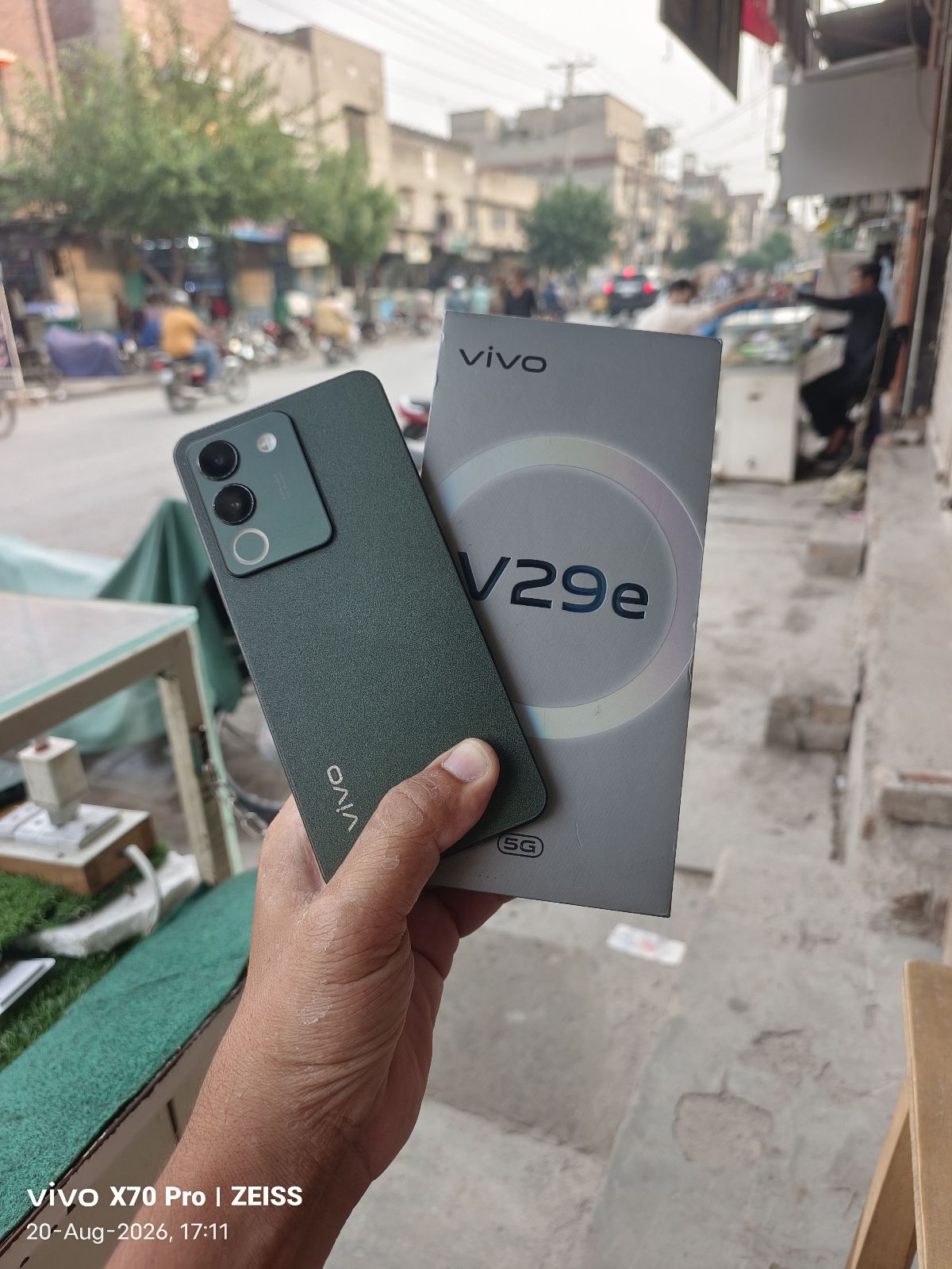 Vivo V29e · 8GB / 256GB - photo 4
