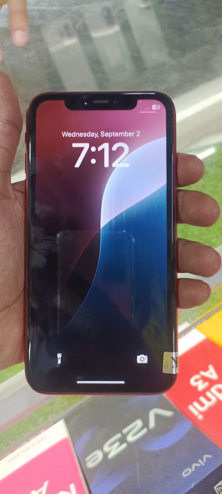iPhone 11 · 64GB - photo 2