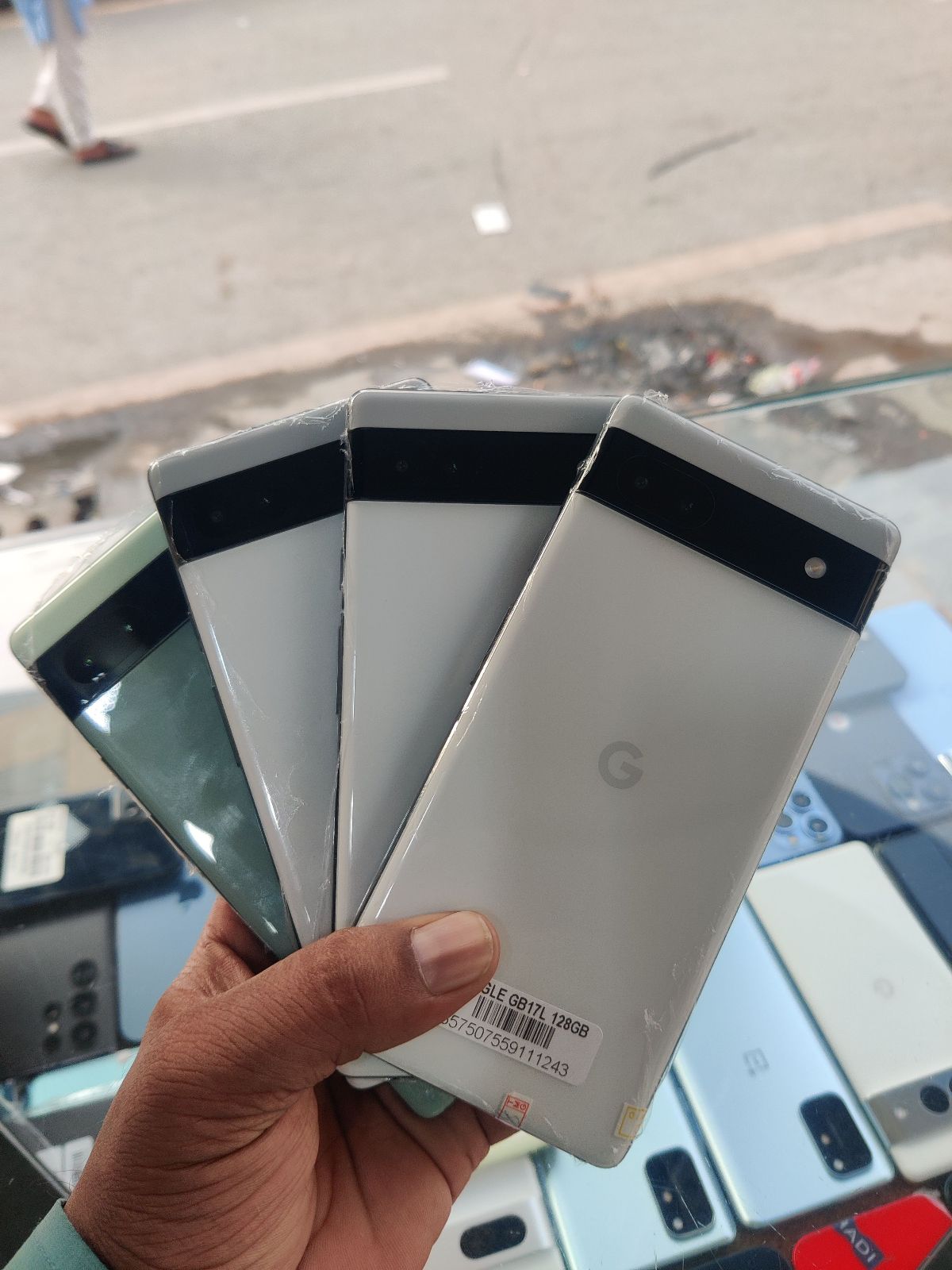 Pixel 6a · 6GB / 128GB - photo 1