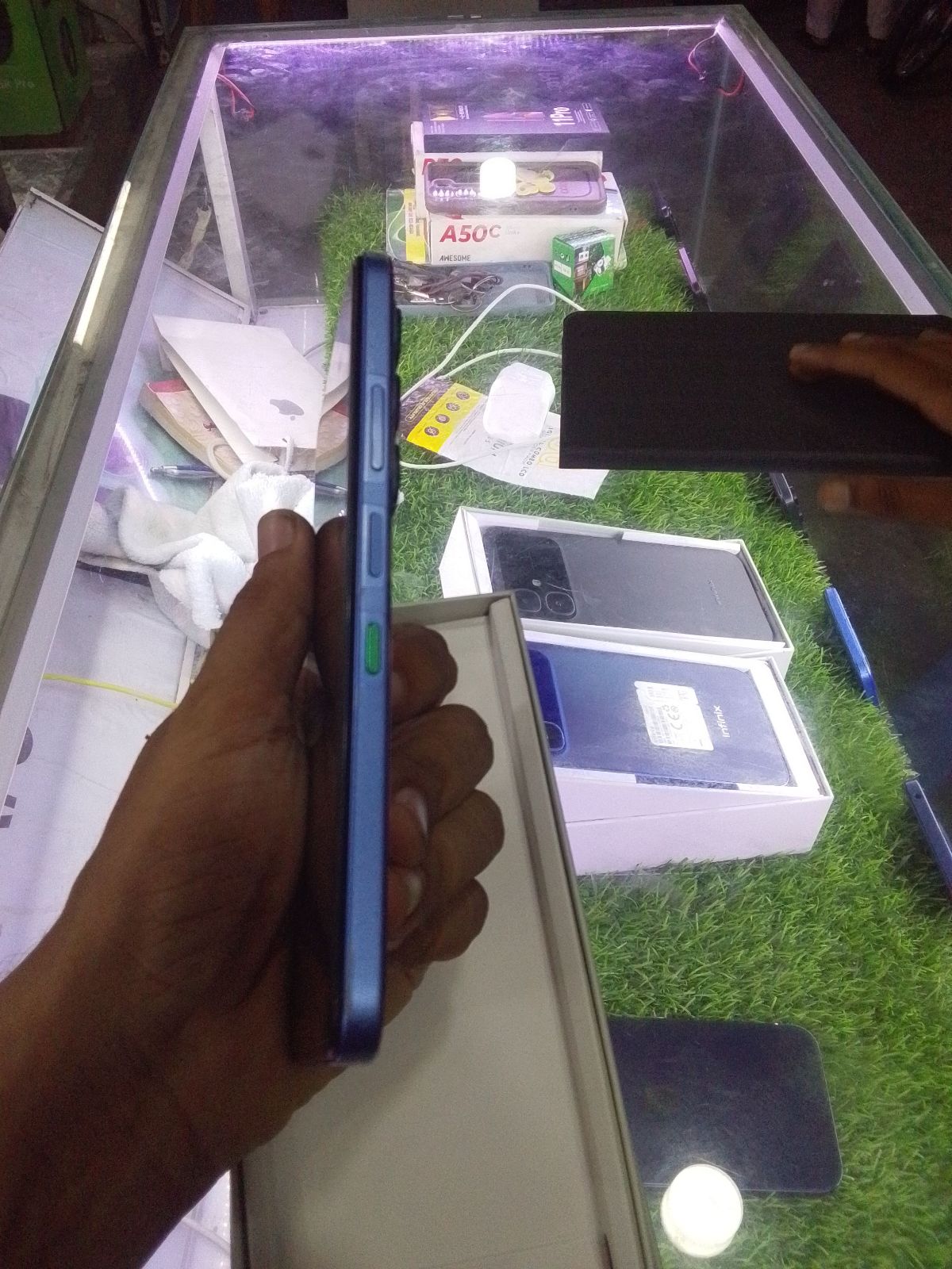 Infinix Hot 60i · 6GB / 128GB - photo 2