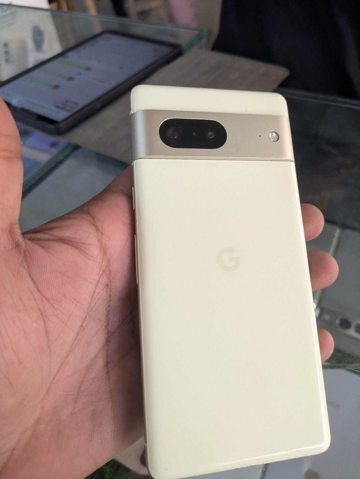 Pixel 7 · 8GB / 128GB - photo 2