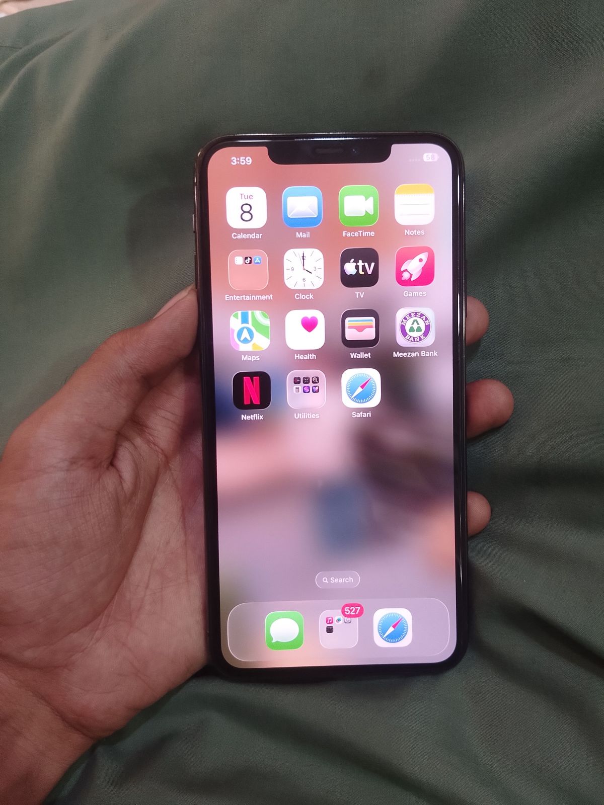 iPhone 11 Pro Max · 64GB - photo 2