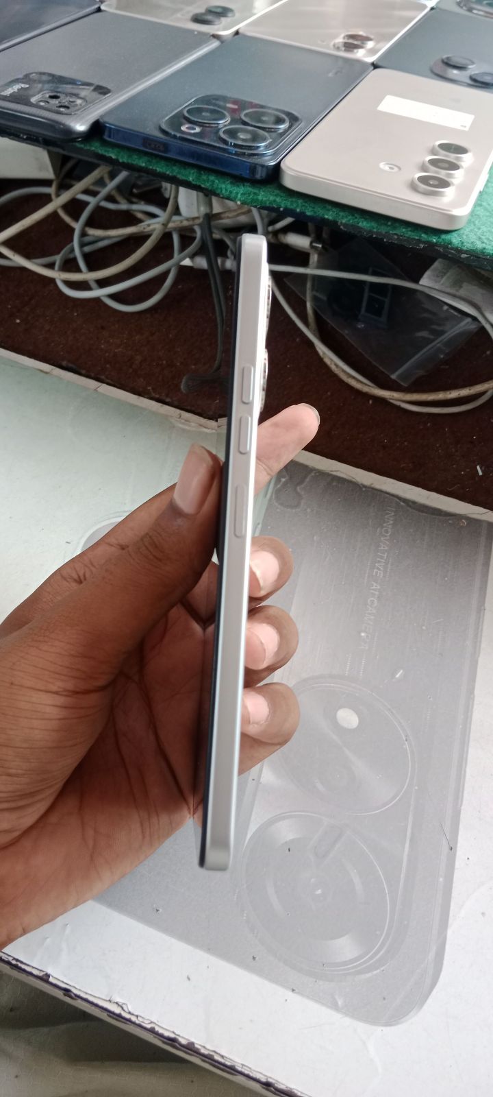 Tecno Camon 40 · 8GB / 128GB - photo 3