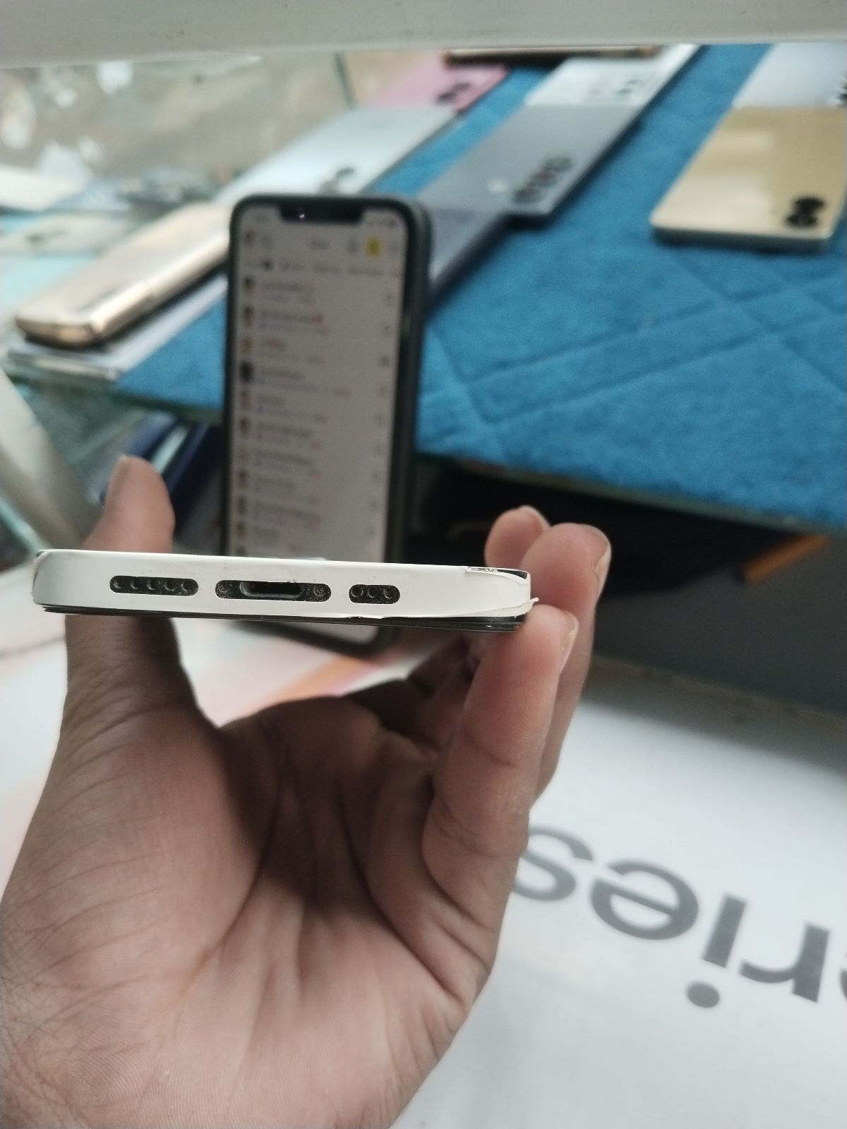 iPhone 14 · 128GB - photo 2