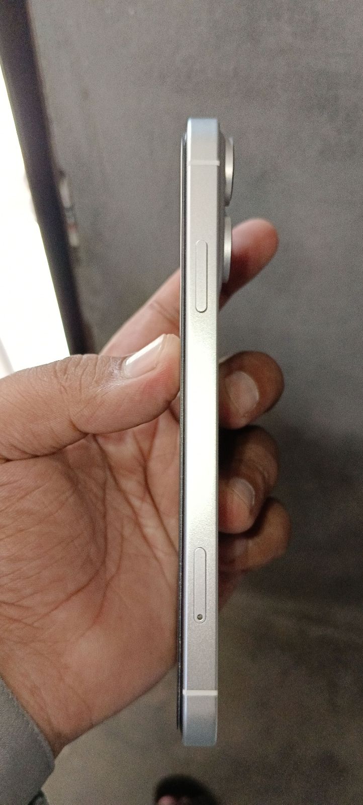 iPhone XR · 128GB - photo 3