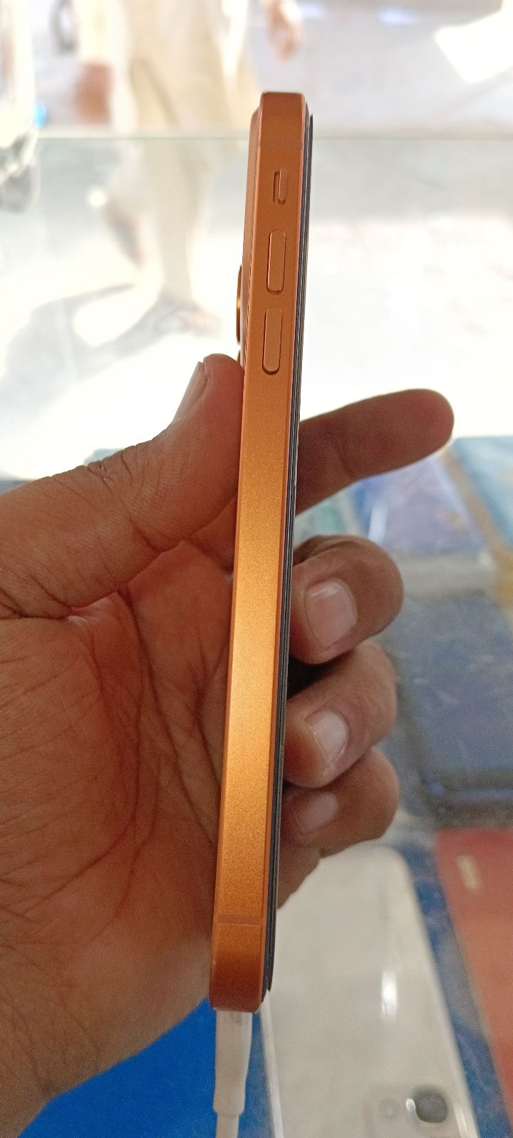iPhone XR · 64GB - photo 2