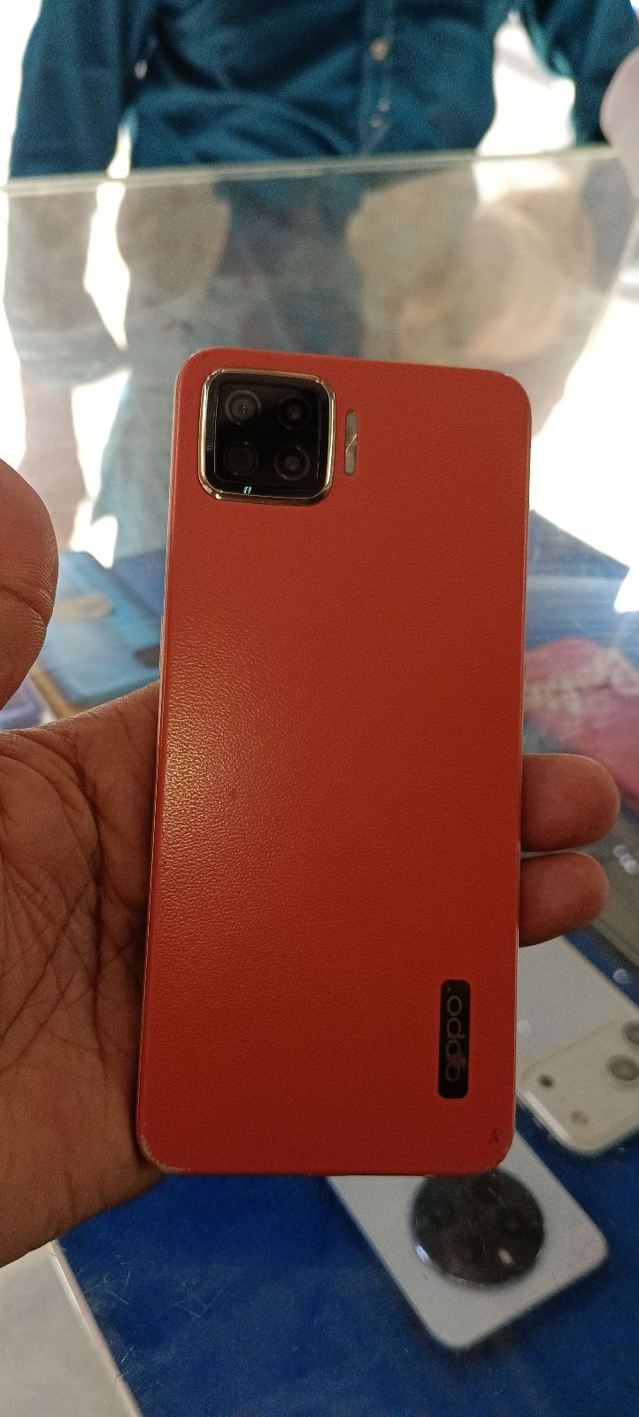 Oppo F17 · 8GB / 128GB - photo 1