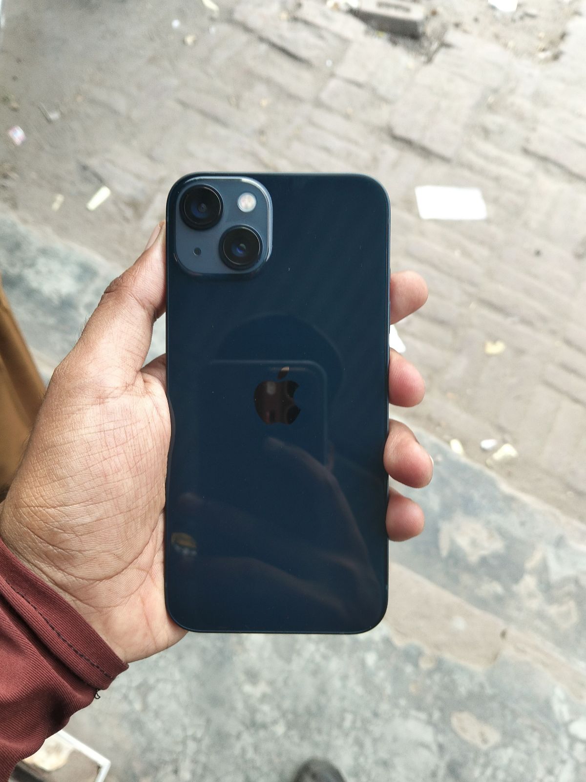 iPhone 13 · 128GB - photo 1