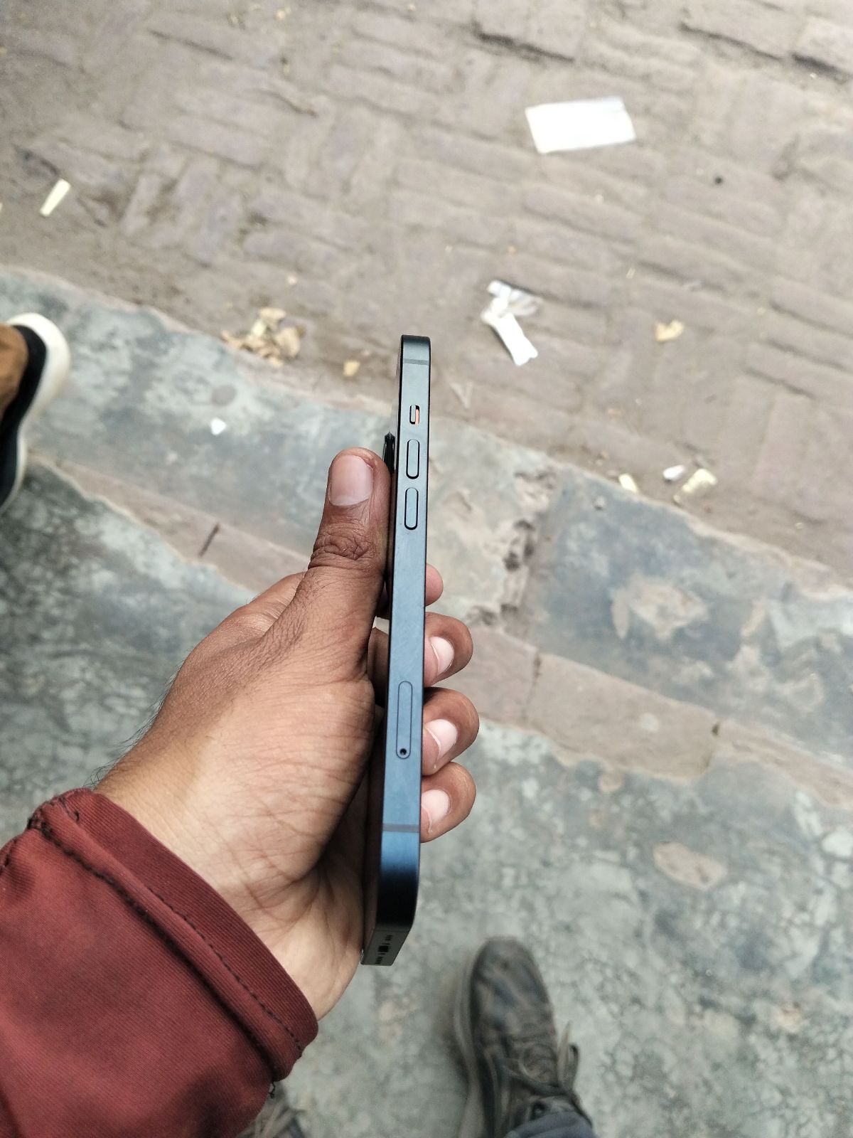 iPhone 13 · 128GB - photo 3