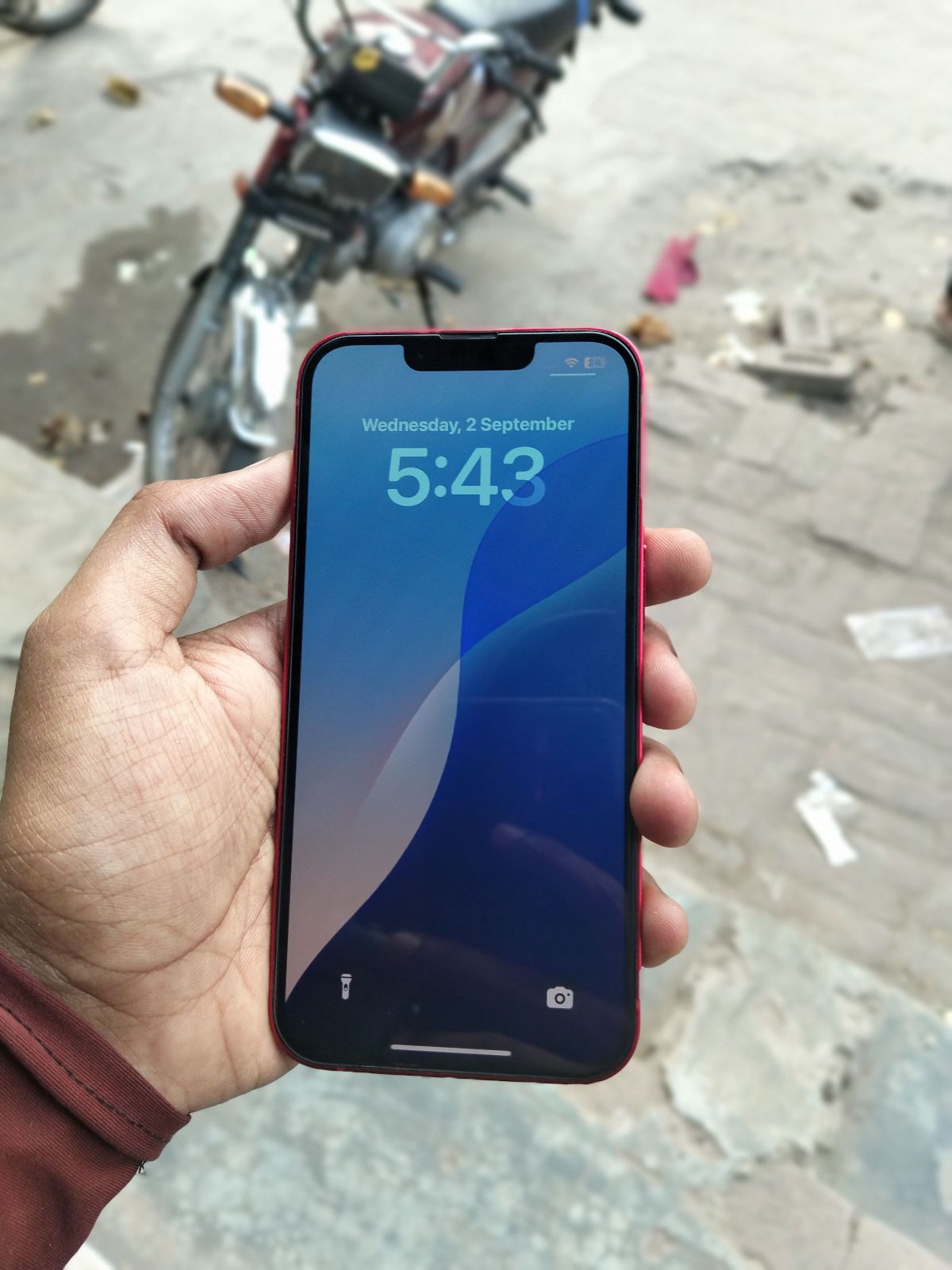 iPhone 13 · 128GB - photo 2