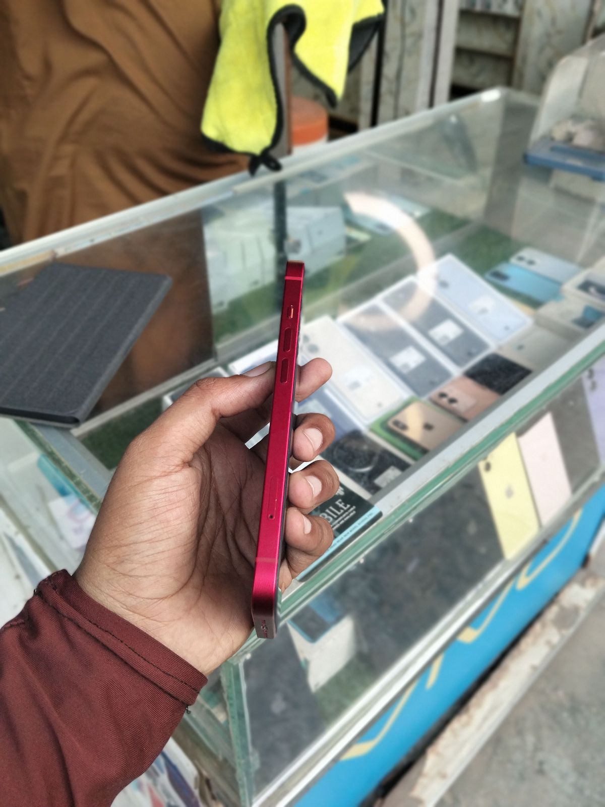 iPhone 13 · 128GB - photo 4